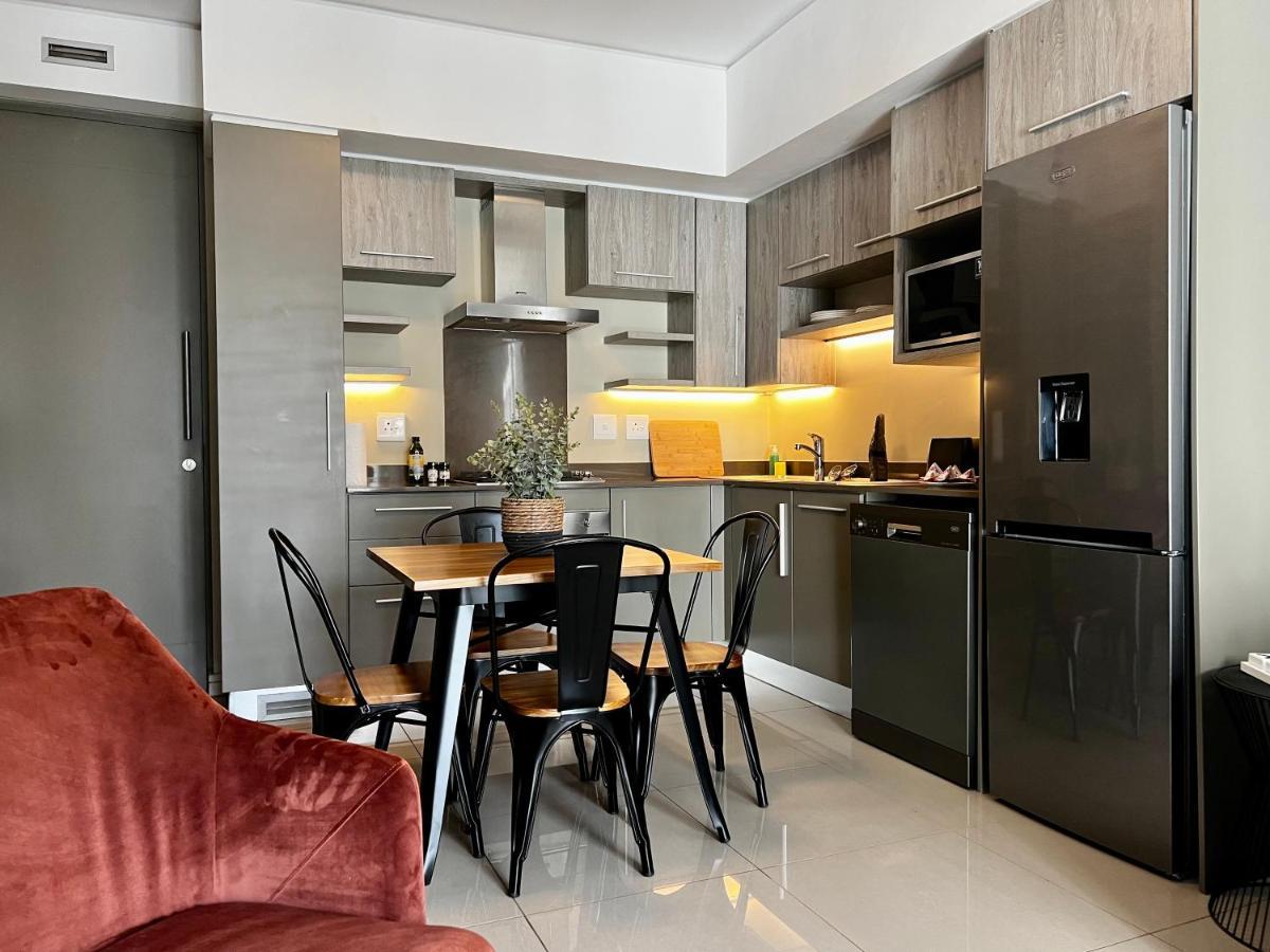 The Tyrwhitt Rosebank Apartments (Adults Only) Johannesburg Buitenkant foto