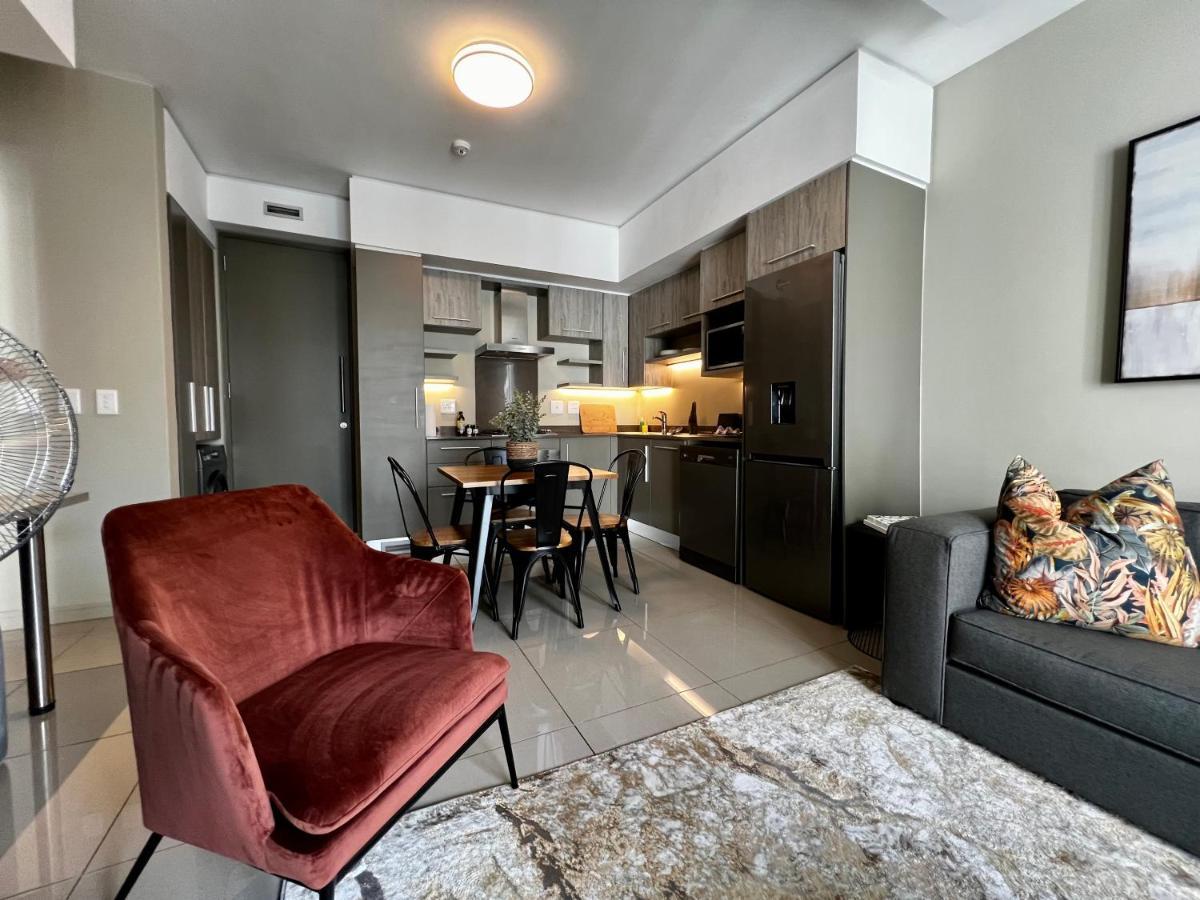 The Tyrwhitt Rosebank Apartments (Adults Only) Johannesburg Buitenkant foto