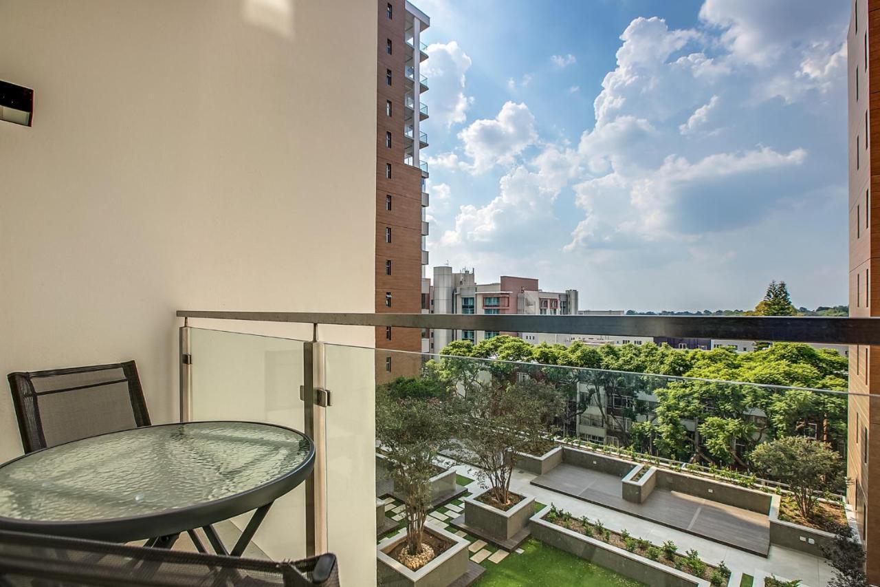 The Tyrwhitt Rosebank Apartments (Adults Only) Johannesburg Buitenkant foto