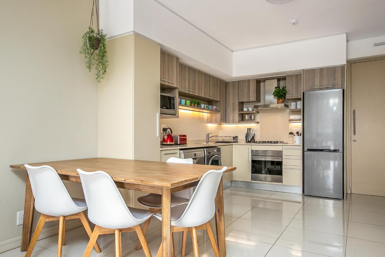 The Tyrwhitt Rosebank Apartments (Adults Only) Johannesburg Buitenkant foto