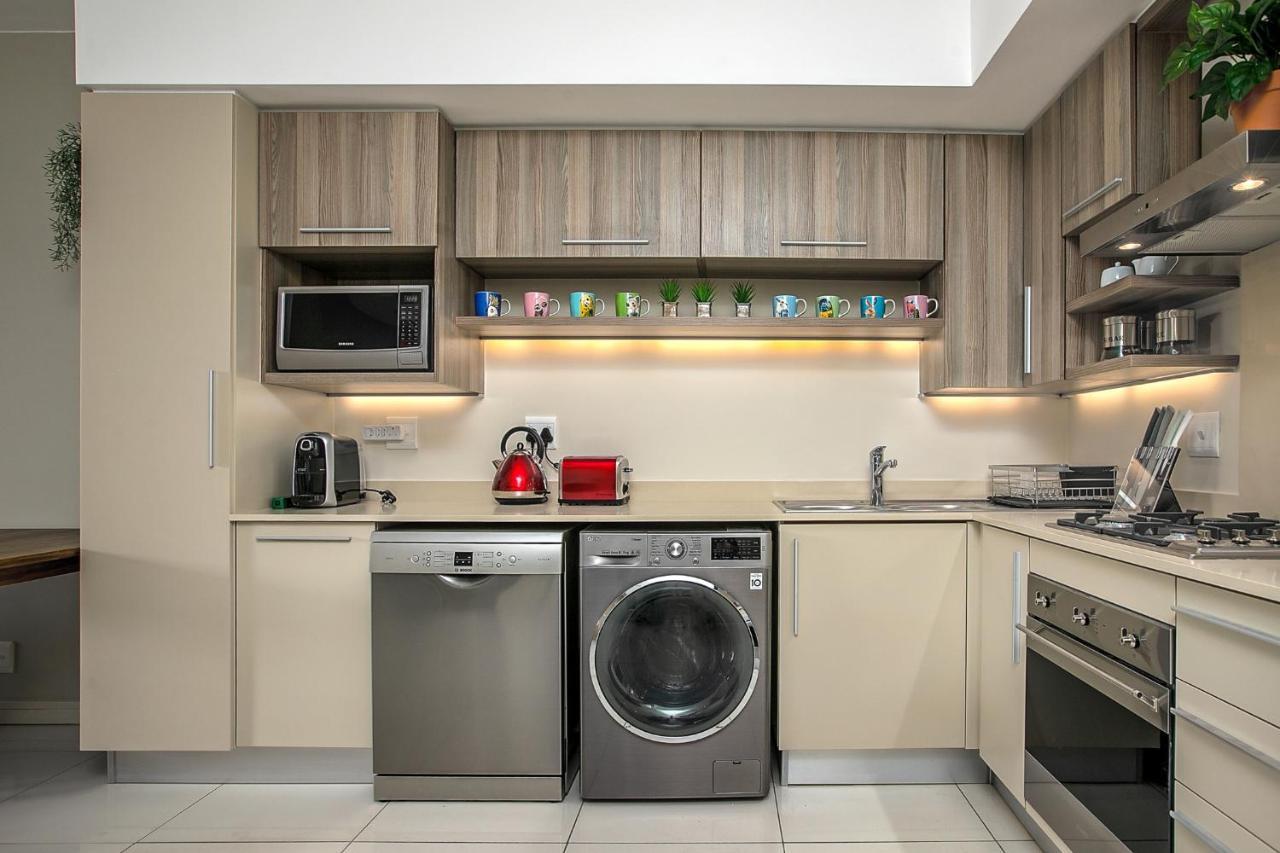 The Tyrwhitt Rosebank Apartments (Adults Only) Johannesburg Buitenkant foto